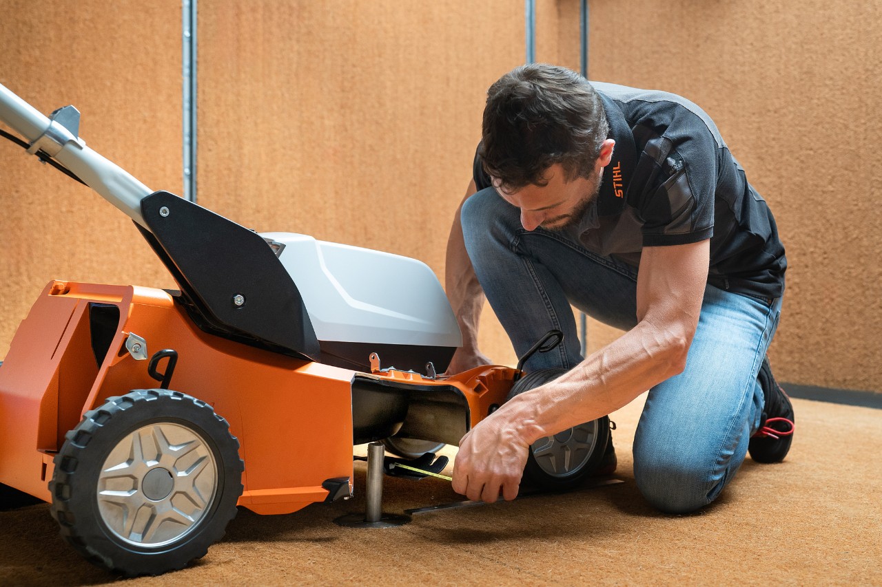 Το χλοοκοπτικό STIHL Pro στον τελικό ποιοτικό έλεγχο